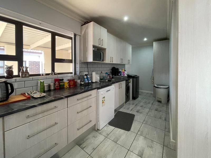 3 Bedroom Property for Sale in Albertinia Western Cape